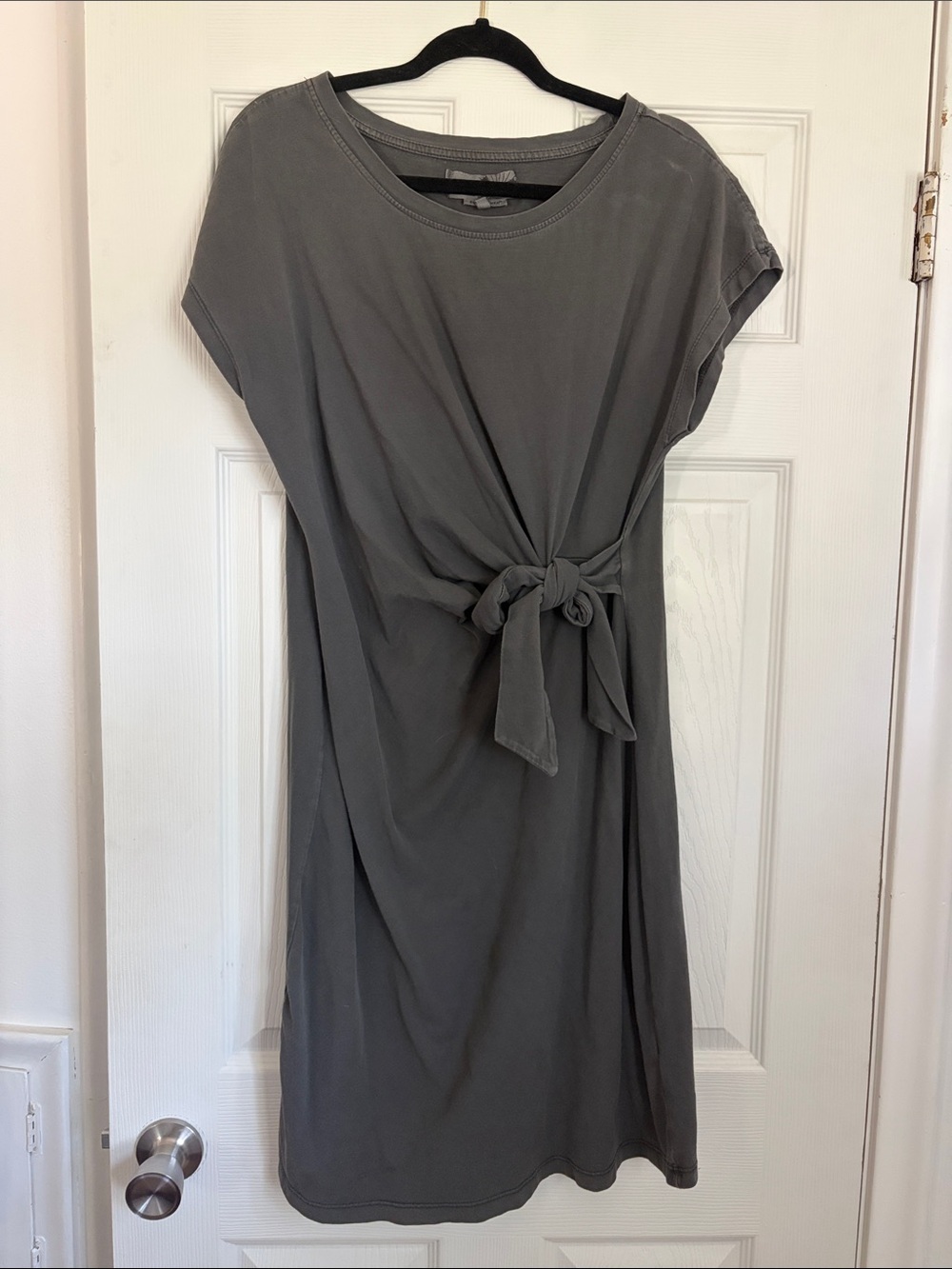 C&C California Gray Tie-Front Midi Dress